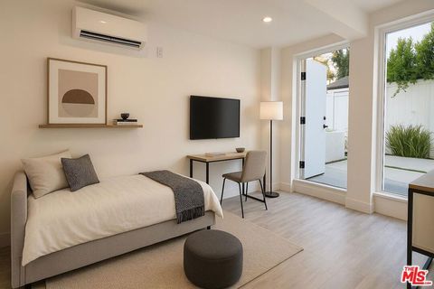 Photo of 4297 Tujunga Avenue #3, Studio City, CA 91604 (MLS # 26671533)