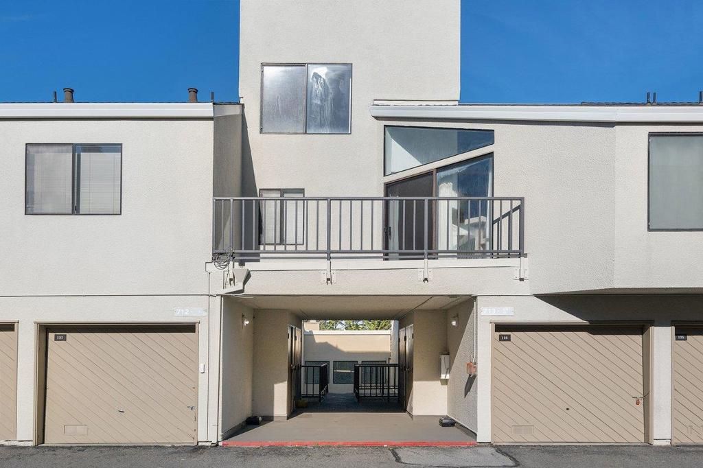 Photo of 1 Appian Way #713-8, South San Francisco, CA 94080 (MLS # ML82032024)