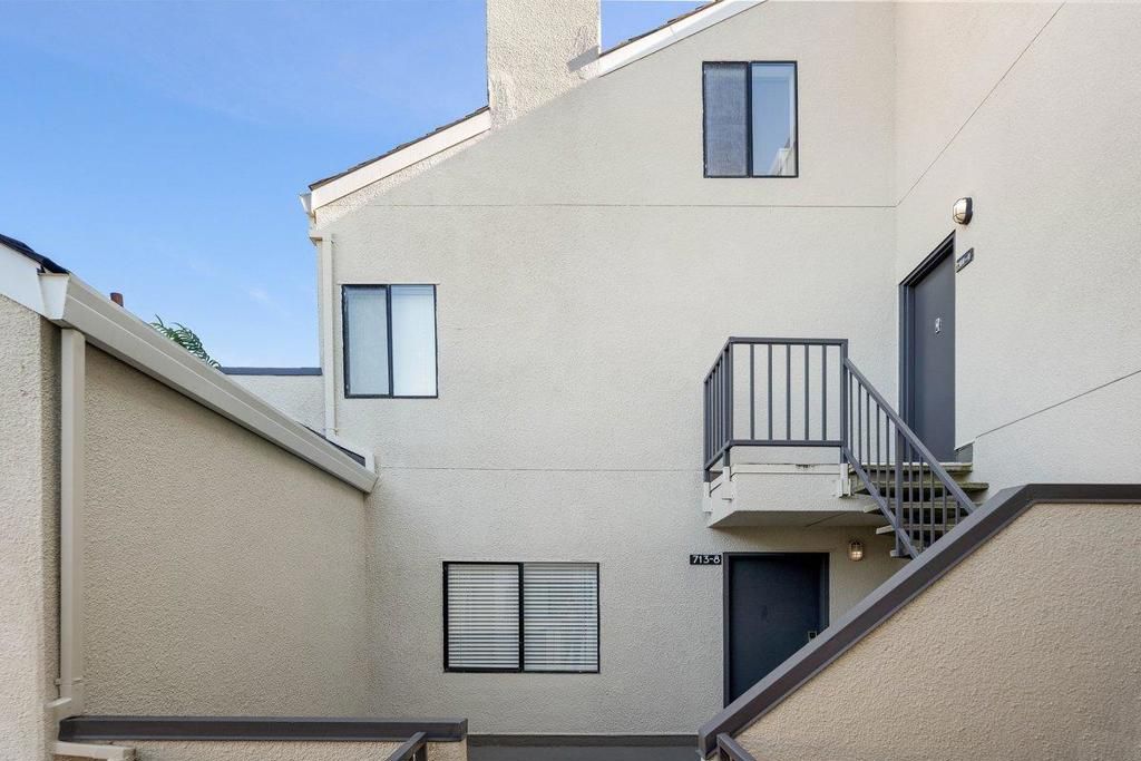 Photo of 1 Appian Way #713-8, South San Francisco, CA 94080 (MLS # ML82032024)