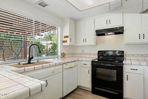 Tiny photo for 2461 Bunting Avenue, Ventura, CA 93003 (MLS # V1-39362)