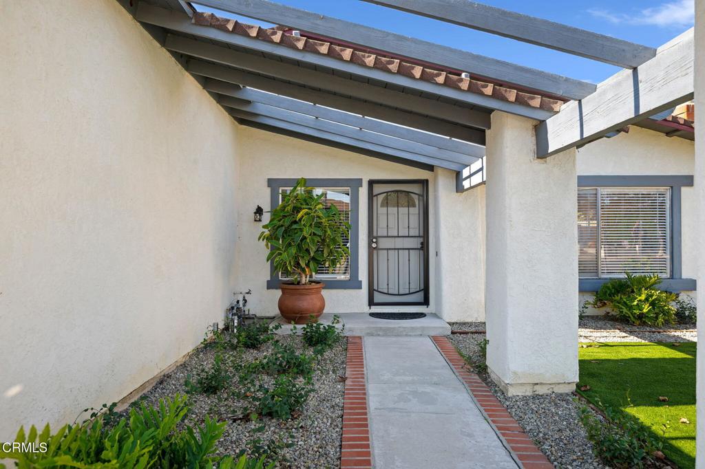 2461 Bunting Avenue