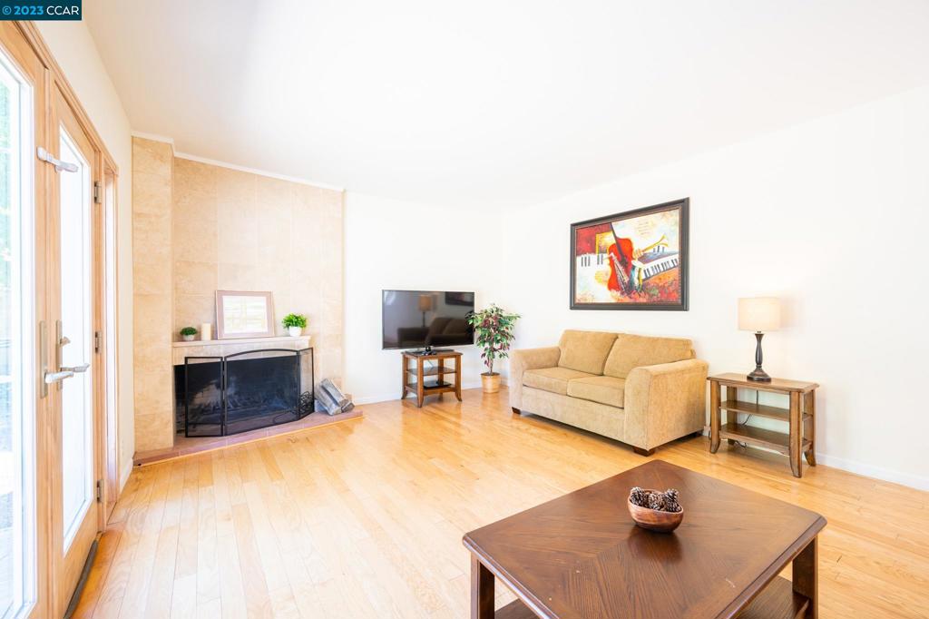 LARKEYAREA - Residential Lease