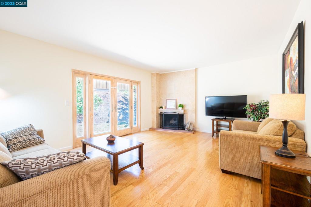 LARKEYAREA - Residential Lease