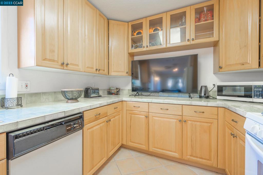 LARKEYAREA - Residential Lease