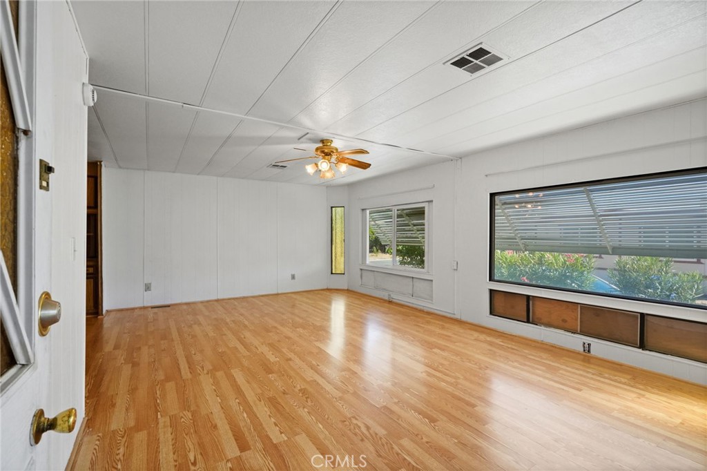 1301 E Avenue I 47