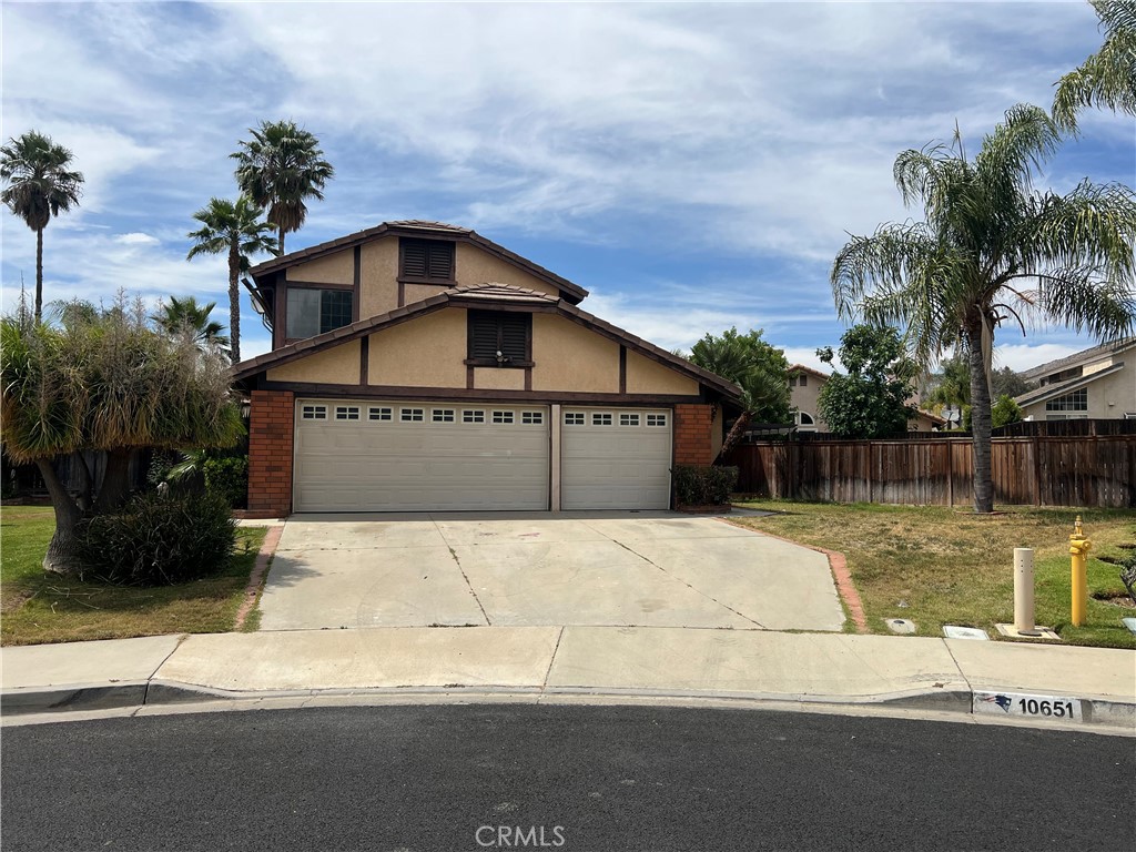 **Stunning 4 Bed, 3 Bath Corner Lot Home with Pool, Solar & 3-Car Garage!**
Live in luxury in this **beautifully upgraded home** featuring **4 spacious bedrooms**, **3 full bathrooms**, and a **rare 3-car garage** – perfect for families or anyone needing extra space!
**Freshly remodeled** with brand new waterproof laminate flooring, modern fixtures, and fresh paint throughout – this home feels like new!
**Energy-saving solar panels**
**Private pool** – your own backyard oasis
**Huge backyard** on a **prime corner lot**
**Plenty of parking and storage** with a 3-car garage
Open, bright layout, great for entertaining or relaxing
Located near top schools, shopping, dining, and parks!
This one has it all – space, style, and savings!
**Don’t miss out – homes like this go fast!**