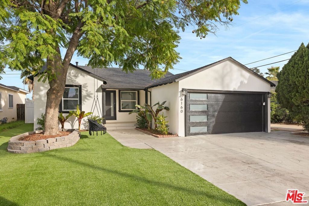 Photo of 6160 Shoshone Avenue, Encino, CA 91316 (MLS # 26651091)