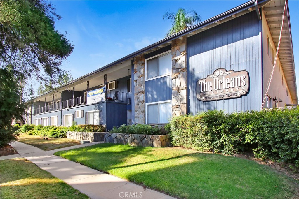 Discover comfort and convenience at The Orleans, a charming townhome community in the heart of Redlands. This spacious 2-bedroom, 1.5-bathroom unit is perfect for those seeking a cozy yet functional living space.
Enjoy your private patio, ideal for relaxing or entertaining in the California sunshine. Inside, you'll find central A/C and heating to keep you comfortable year-round, along with laminate wood flooring in the living areas and soft carpeted bedrooms for a warm, inviting feel.
The kitchen is well-equipped with a gas cooktop, oven, and garbage disposal, making meal prep simple and enjoyable. A ceiling fan enhances airflow in the generous living room, keeping the space cool and welcoming.
Located within a gated community, The Orleans offers peace of mind and privacy. Community amenities include a refreshing pool and on-site laundry facilities for your convenience.
Additional features:
- 1 assigned parking space
- Blinds are included for privacy
- Pet-friendly
- Water and trash services for a flat fee of $125/month
Don’t miss out on this opportunity to make The Orleans your new home—schedule a tour today!
