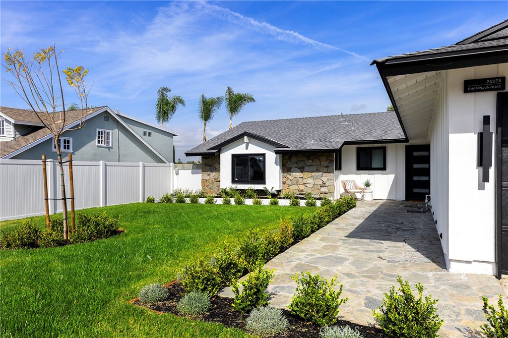 25078 Champlain Road