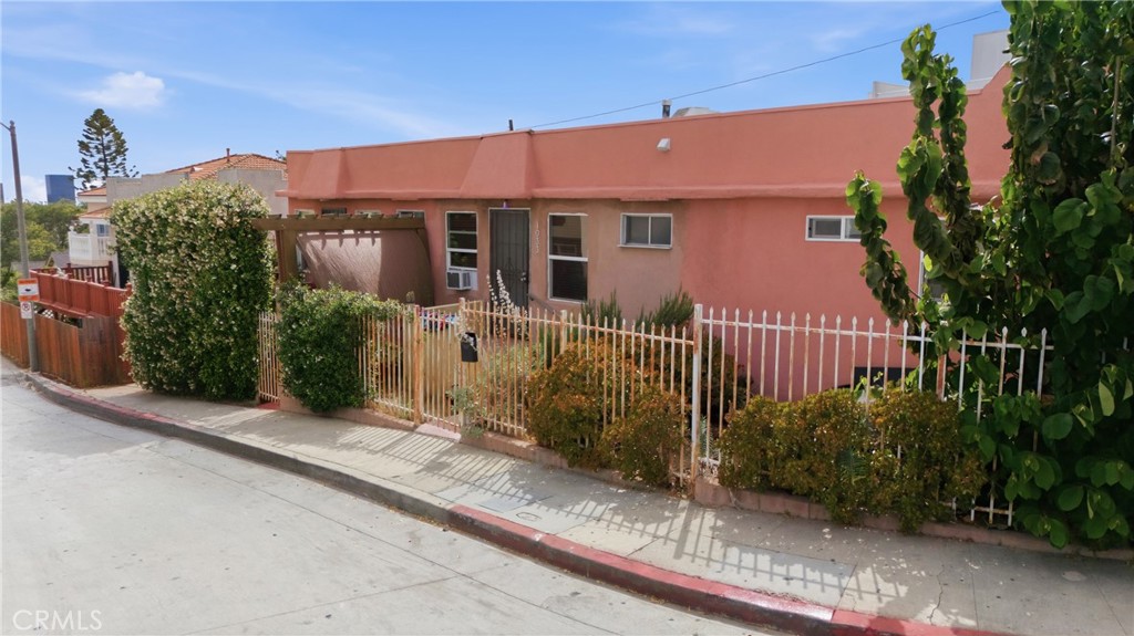 1126 White Knoll Drive