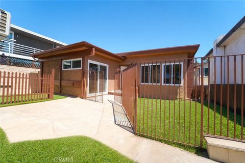 Photo of 2008 Junipero Ave, Signal Hill, CA 90755 (MLS # RS26085371)