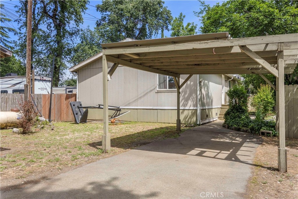 2600 Lakeshore