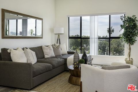 Tiny photo for 2465 Purdue Avenue #PH 3, Los Angeles, CA 90064 (MLS # 26652383)