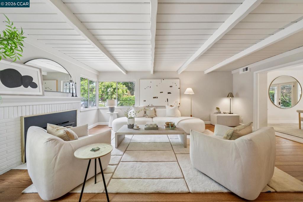 130 Greenway Dr