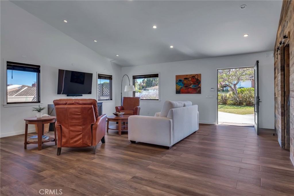 99 Rockinghorse Road
