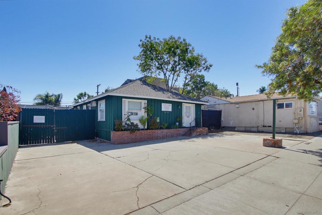 3659 Adams Ave