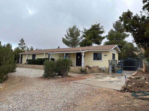 Photo of 1631 Hollister Road, Pinon Hills, CA 92372 (MLS # P1-29213)