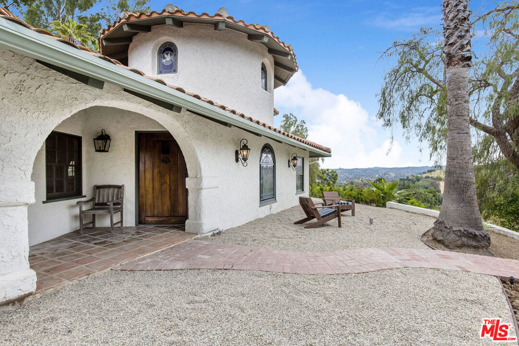 24820 Jacob Hamblin Road