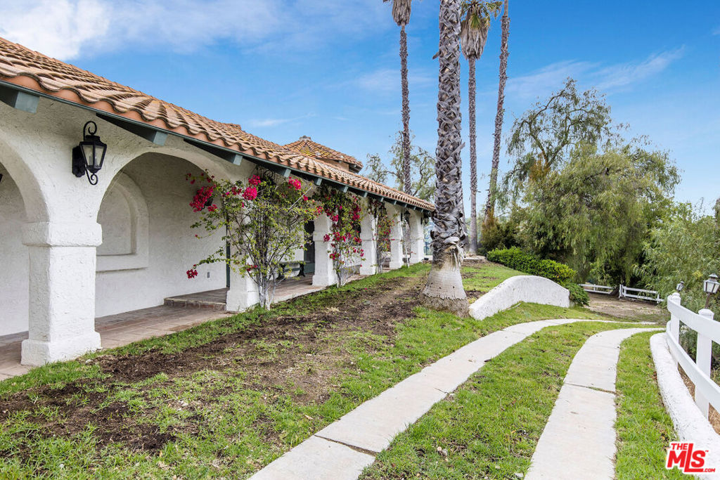 24820 Jacob Hamblin Road