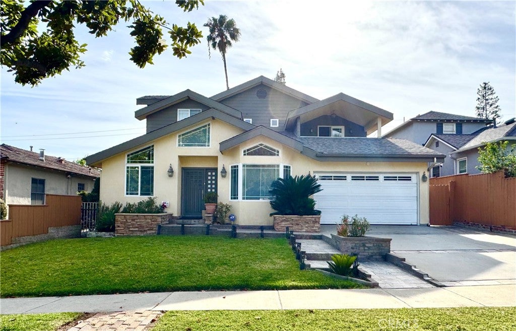1539 N Roosevelt AVE