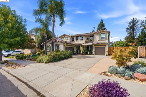 Photo of 325 San Marino Ln LN, Brentwood, CA 94513 (MLS # 41145647)