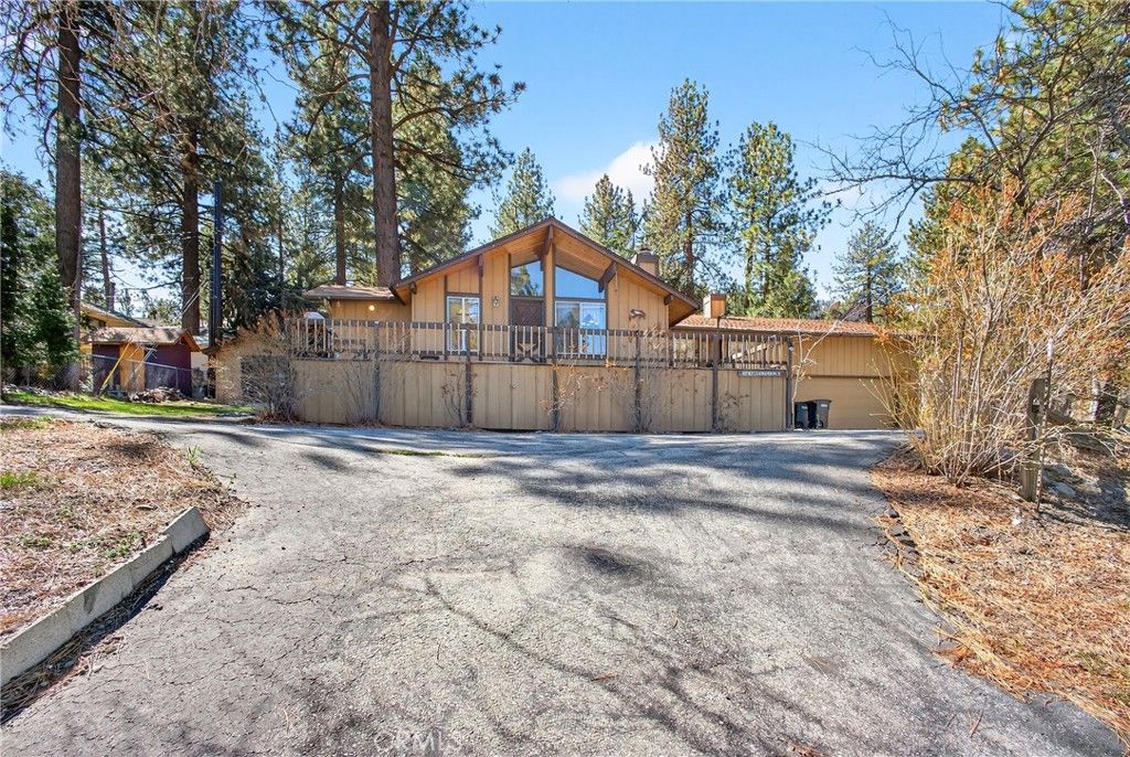 Photo of 5747 Lodgepole Dr, Wrightwood, CA 92397 (MLS # HD26056022)