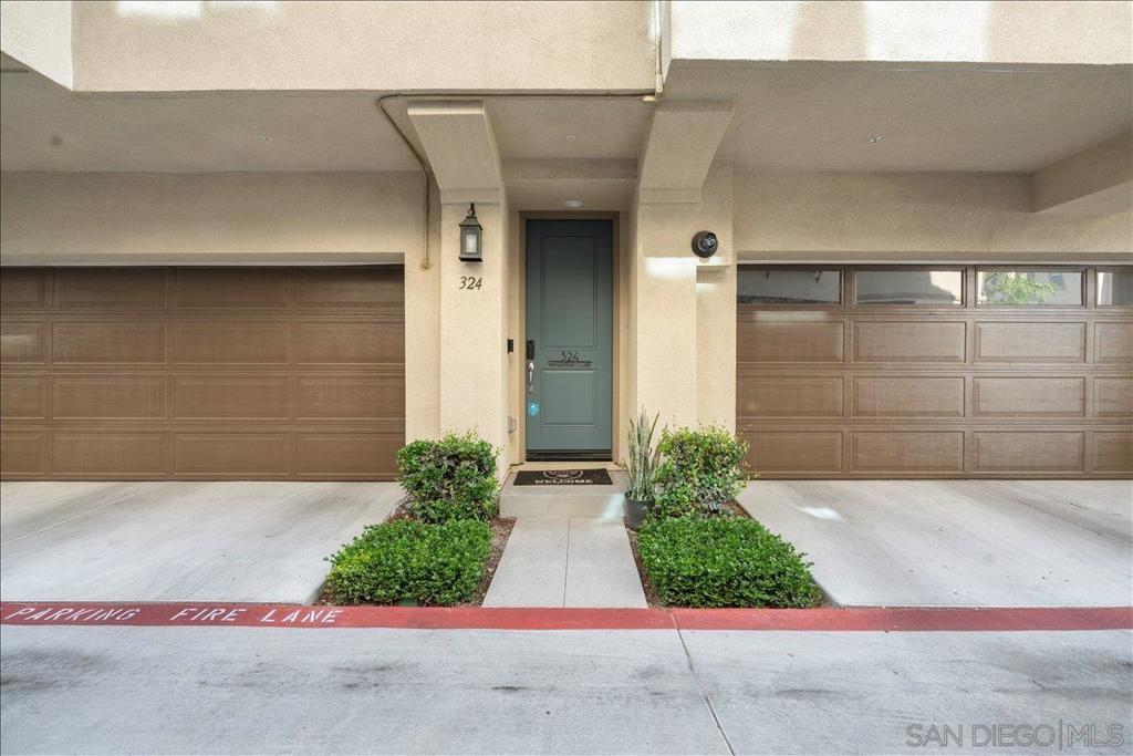 324 Waverunner Ct