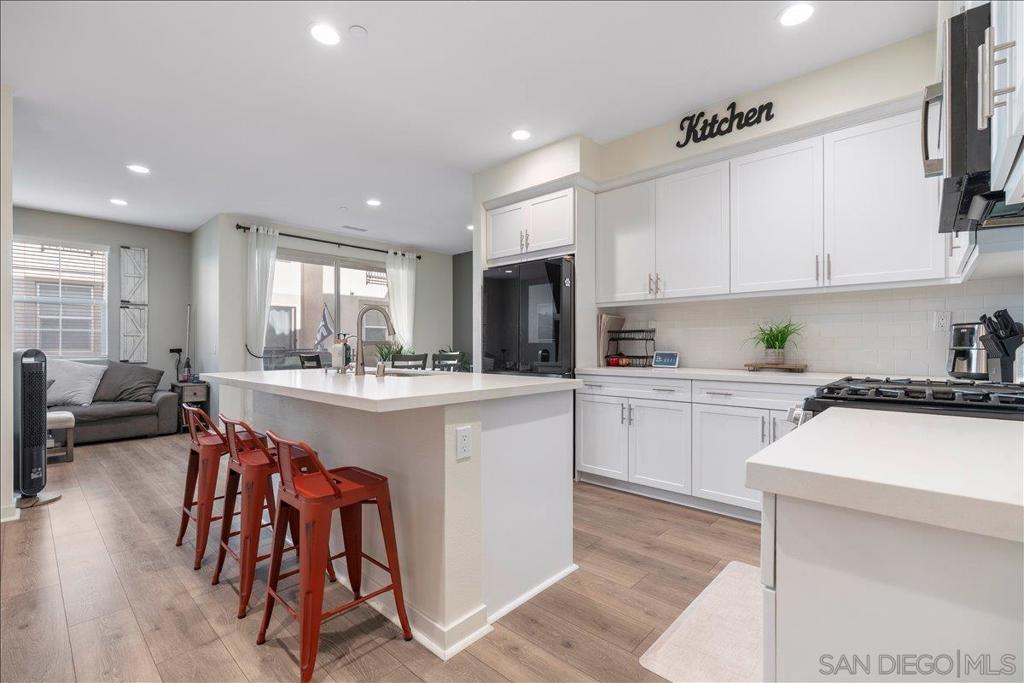 324 Waverunner Ct
