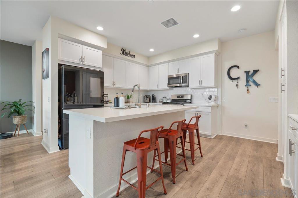 324 Waverunner Ct