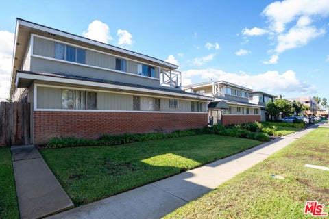 Photo of 1914 W El Segundo Boulevard, Gardena, CA 90249 (MLS # 26105119)