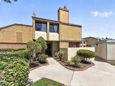 MLS: OC26122352