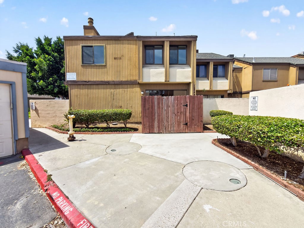 1381 S Walnut 2304