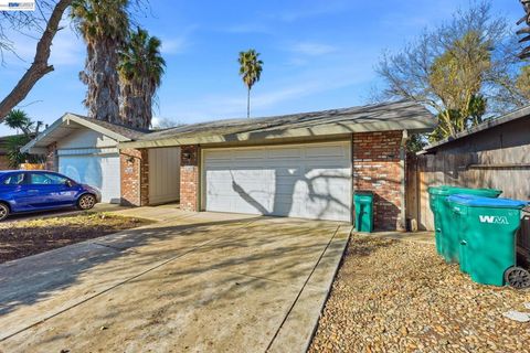 Photo of 6215 Morgan Pl Pl, Stockton, CA 95219 (MLS # 41127718)