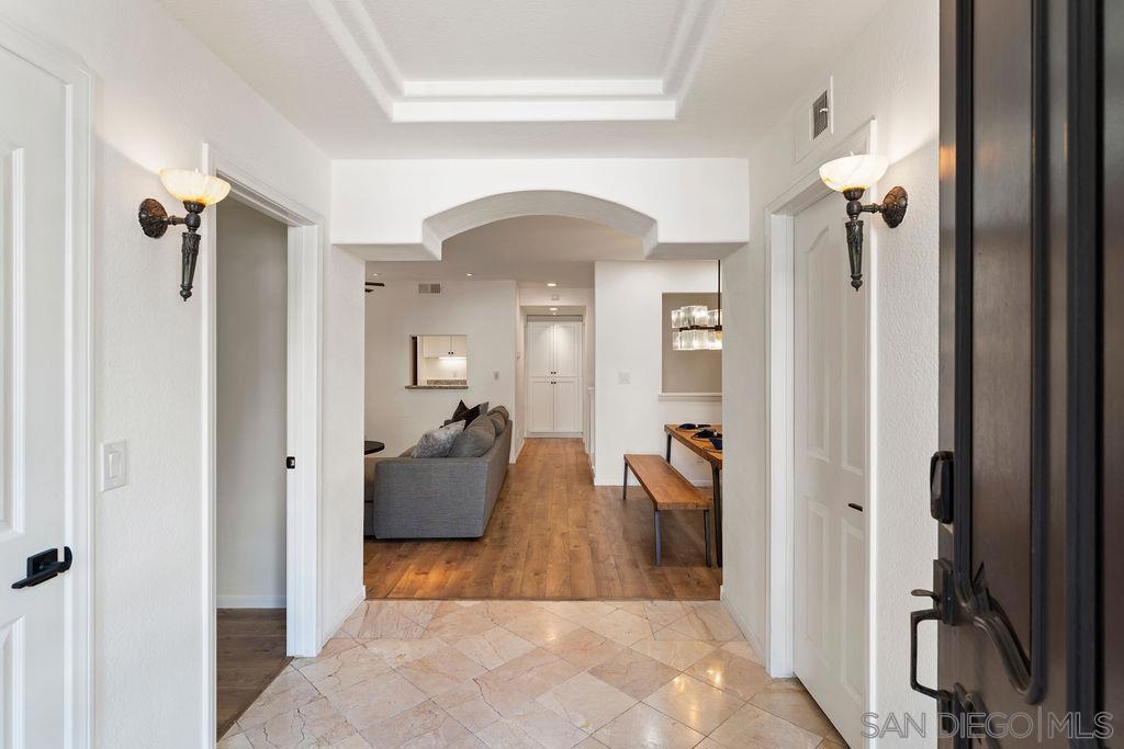 2842 Torrey Pines Rd