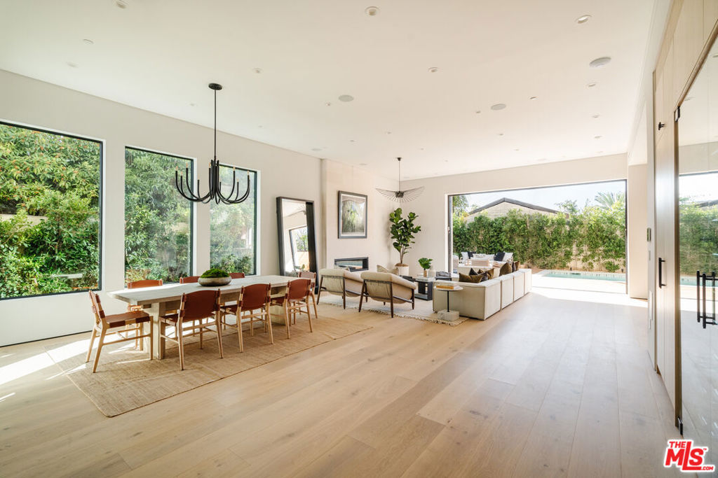 819 N Ogden Drive