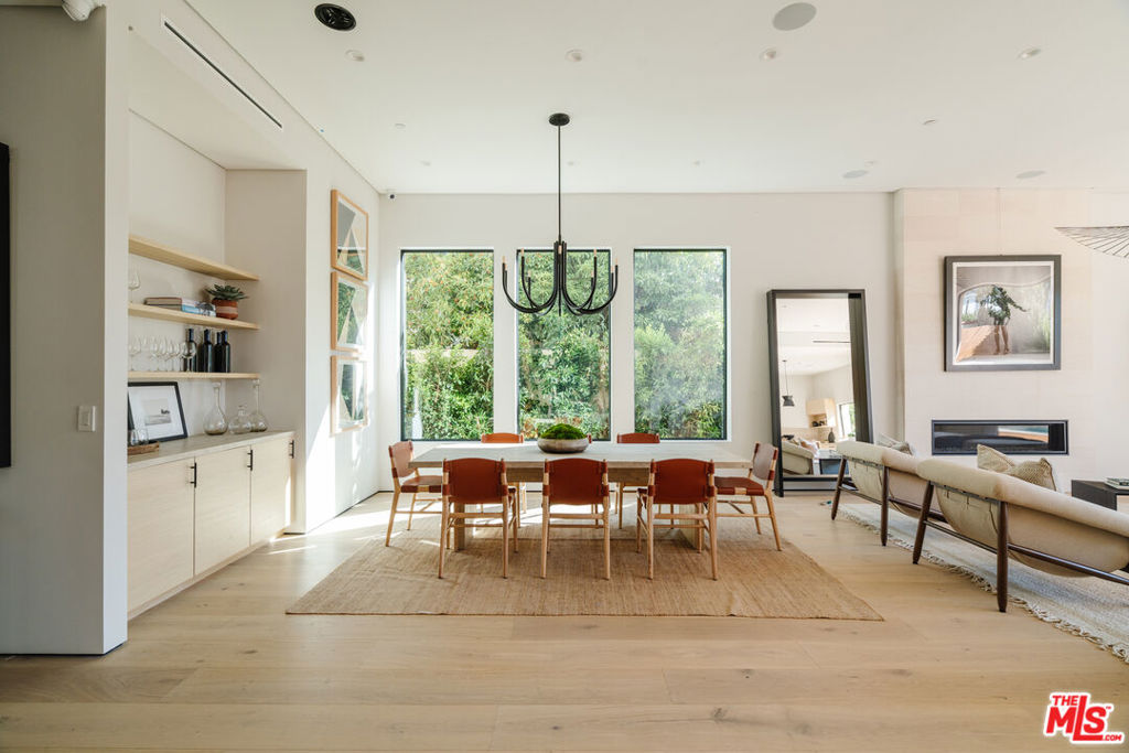 819 N Ogden Drive