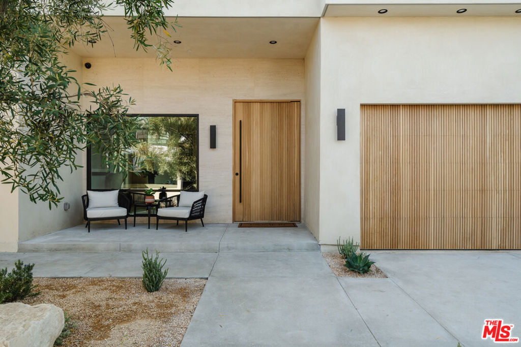 819 N Ogden Drive