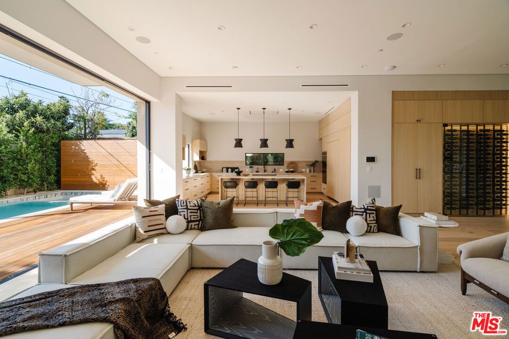 Photo of 819 N Ogden Drive, Los Angeles, CA 90046 (MLS # 25574955)