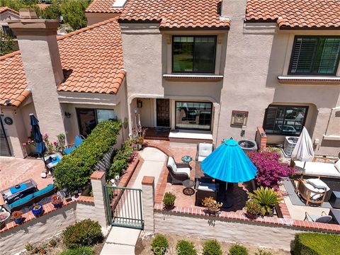 Photo of 334 Country Club DR #C, Simi Valley, CA 93065 (MLS # BB26106315)