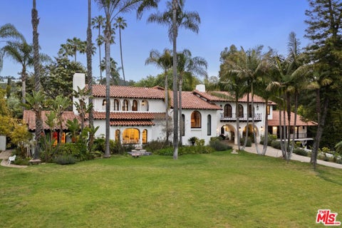 Photo of 9451 Sunset Boulevard, Beverly Hills, CA 90210 (MLS # 26856005)
