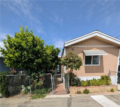 Photo of 1461 W Mission Boulevard #10, Pomona, CA 91766 (MLS # IG25083670) Photo of 1461 W Mission Boulevard #10, Pomona, CA 91766 (MLS # IG25083670)