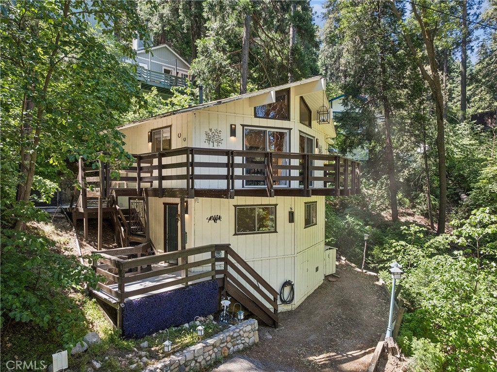 805 Knight Court