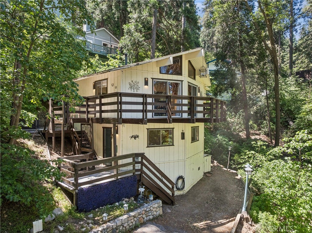 805 Knight Court