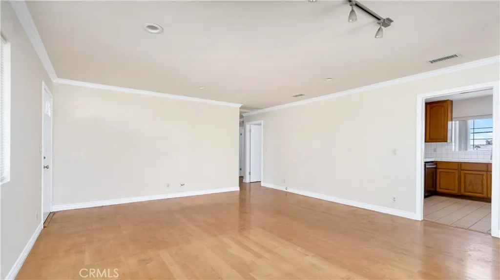 Gardena, California 90249, United States, 6 Bedrooms Bedrooms, ,4 BathroomsBathrooms,Residential,Active,161351