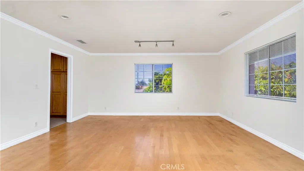 Gardena, California 90249, United States, 6 Bedrooms Bedrooms, ,4 BathroomsBathrooms,Residential,Active,161351