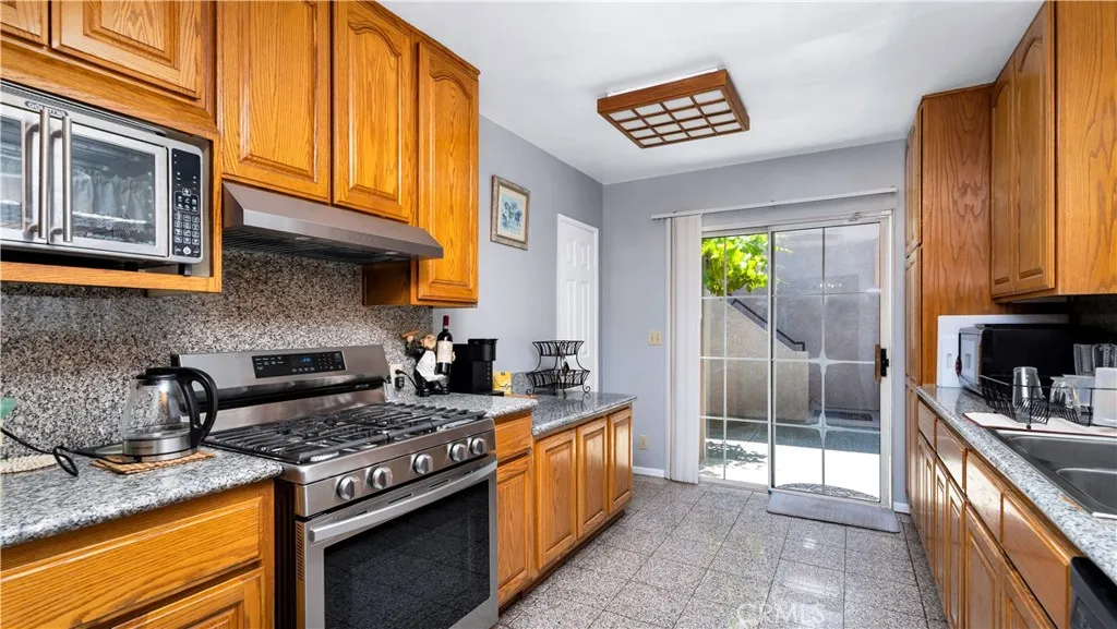 Gardena, California 90249, United States, 6 Bedrooms Bedrooms, ,4 BathroomsBathrooms,Residential,Active,161351