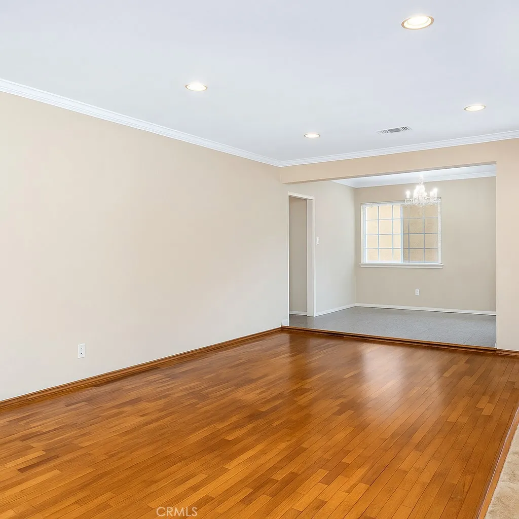 Gardena, California 90249, United States, 6 Bedrooms Bedrooms, ,4 BathroomsBathrooms,Residential,Active,161351