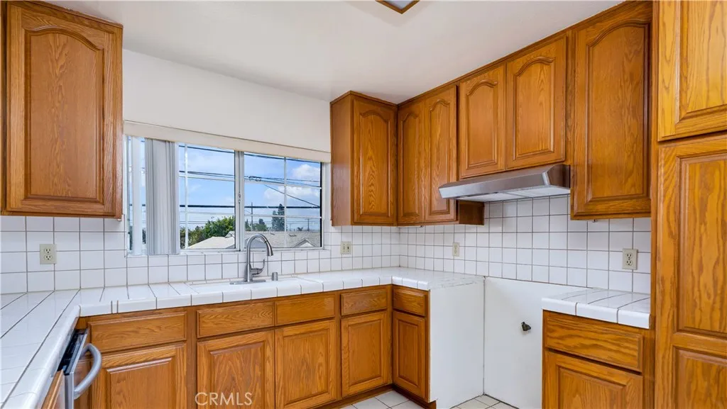 Gardena, California 90249, United States, 6 Bedrooms Bedrooms, ,4 BathroomsBathrooms,Residential,Active,161351