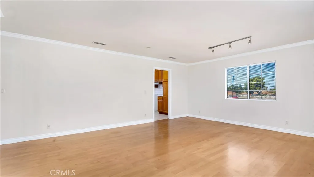 Gardena, California 90249, United States, 6 Bedrooms Bedrooms, ,4 BathroomsBathrooms,Residential,Active,161351