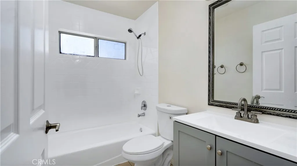 Gardena, California 90249, United States, 6 Bedrooms Bedrooms, ,4 BathroomsBathrooms,Residential,Active,161351